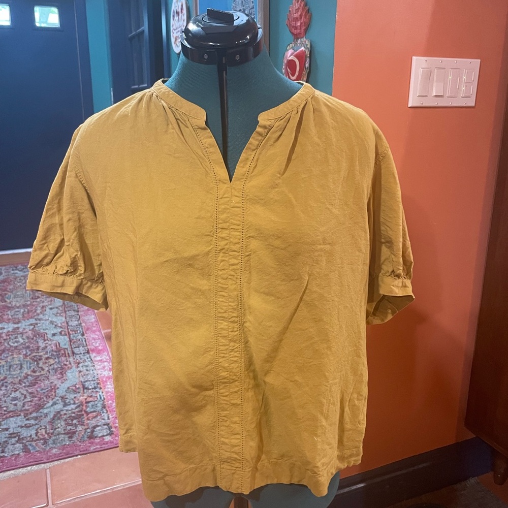 Uniqlo Women’s Mustard Button Down Shirt